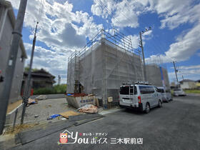 兵庫県三木市志染町中自由が丘１丁目