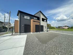 山梨県中央市西花輪