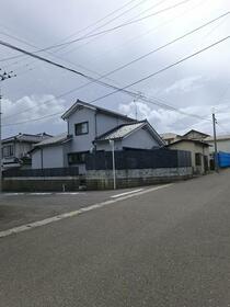 秋田県由利本荘市西目町出戸字浜山