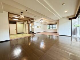 ウェルネスの森伊東　Ｂ棟　３Ｆ角住戸　施設内温泉・プール・ホテル　併設