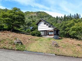 福島県大沼郡昭和村大字佐倉字畑山