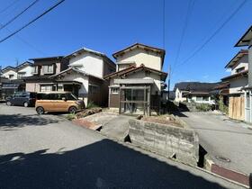 石川県白山市坂尻町