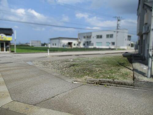 Land, Tonami, Toyama