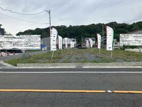 三重県鈴鹿市岸岡町