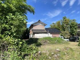 山形県鶴岡市西荒屋字谷地田