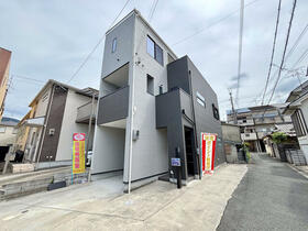 大阪府東大阪市布市町３丁目
