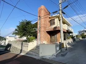 沖縄県那覇市首里山川町２丁目