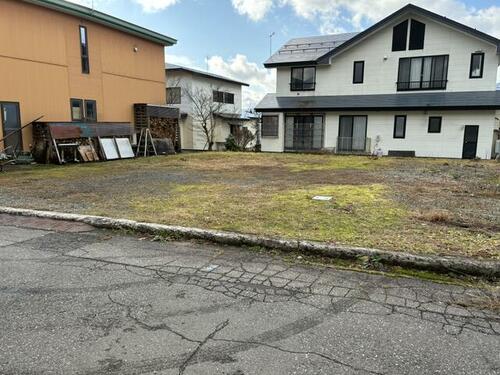 Land, Senboku, Akita