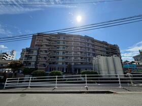 福岡県春日市小倉６丁目