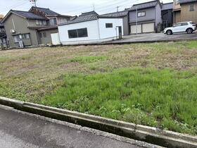 富山県射水市三ケ白銀町