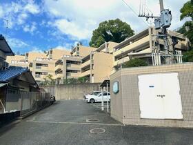 福岡県福岡市東区松崎1丁目