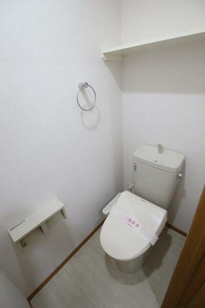 画像12:洗浄機能付きの快適トイレ♪