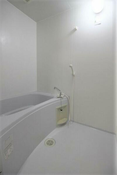 画像5:シャワー付の浴室
