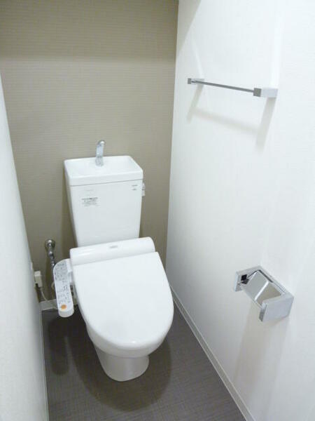 画像10:トイレ／洗浄機能付便座