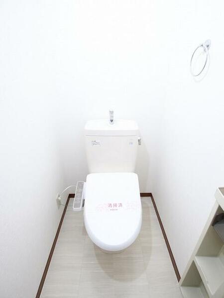 画像14:白く清潔感のあるトイレです！
