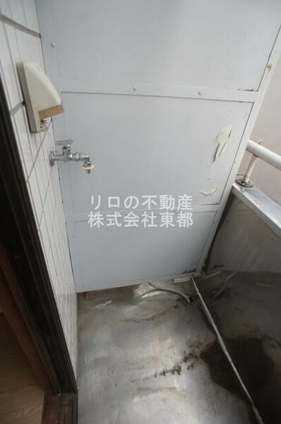 画像12:洗濯機置き場がバルコニーにあるのでお洗濯干すのが簡単です！