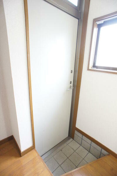 画像7:白を基調とした空間で清潔感のあるトイレです♪
