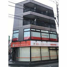 1Fクリニックさんの上に武蔵関支店事務所と仲介店舗「sumica」がございます。