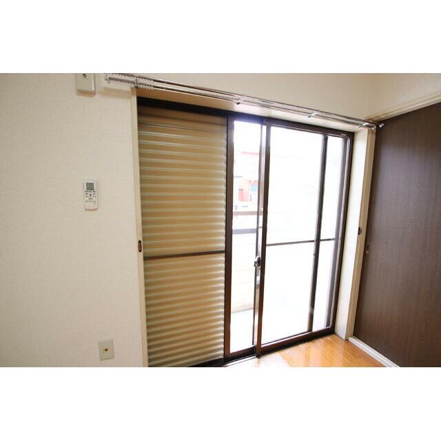 雨戸がついています！