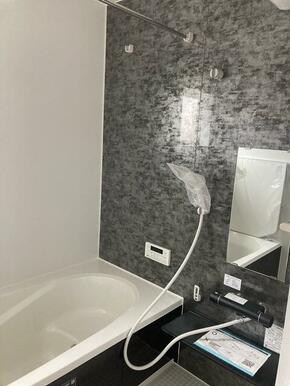 お風呂で疲れを洗い落として心地よく1日終了（1号棟）