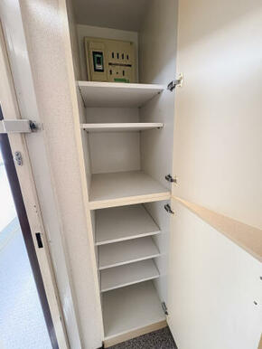 シューズボックス