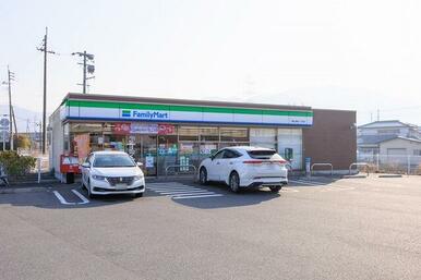ファミリーマート 八幡上香月一丁目店