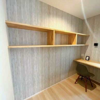 ２階の書斎としてお使いいただけるフリースペース！趣味のお部屋にも！