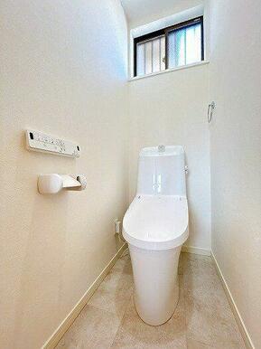 「２階トイレ」ＬＩＸＩＬ製のトイレに新品交換済みです。