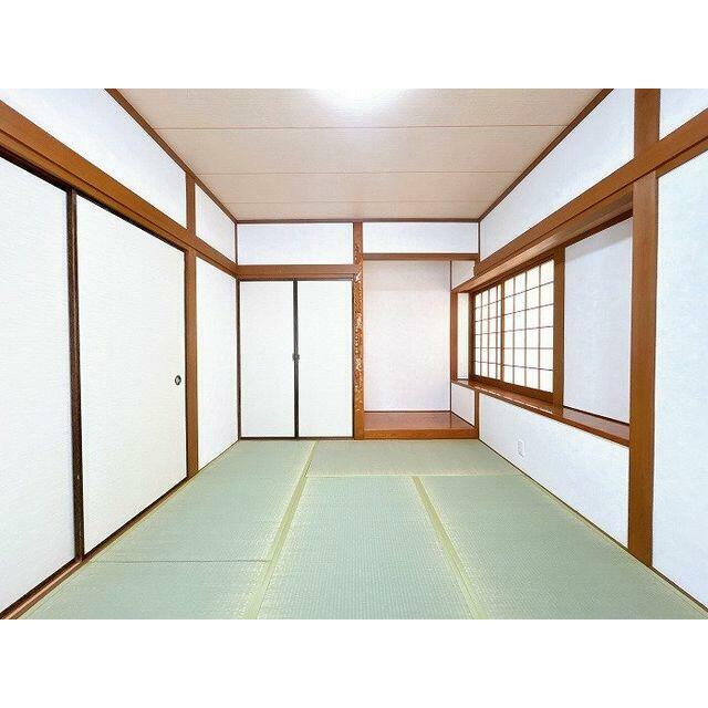 「和室」約６帖のお部屋です。