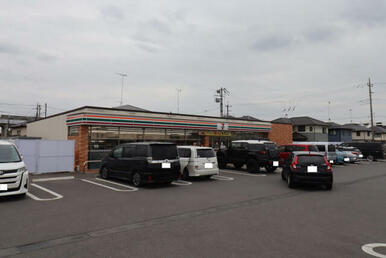 セブンイレブン小山羽川北店