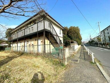 西側には市営時自転車置場があり自転車通勤・通学も楽々♪