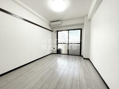 明るい色合いのフローリング(♪)優しい雰囲気の室内です☆