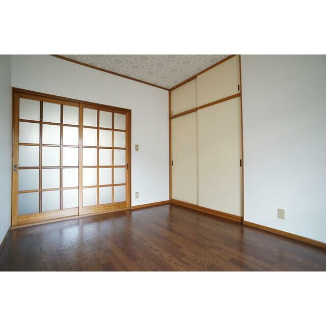 南向きで日当たり良好なお部屋！暖かな日差しが入ります♪