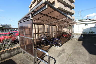 屋根付き駐輪場♪