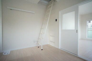 白基調で爽やかな室内空間です！インテリアも映えますね♪