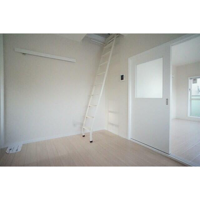 白基調で爽やかな室内空間です！インテリアも映えますね♪