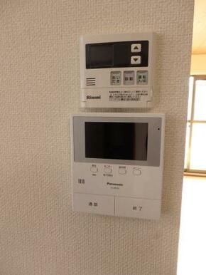 TVモニターホンと追い焚きスイッチ