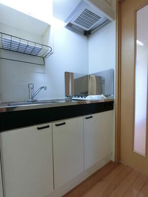 (参考)同一建物内の他の部屋の写真となります。