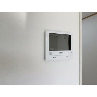 来客はモニターで確認できます