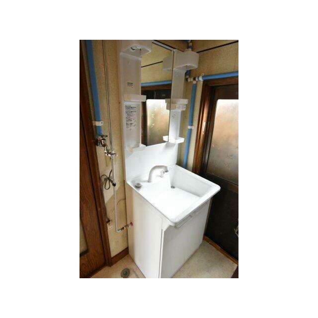 独立洗面台。そのままご使用いただけます。