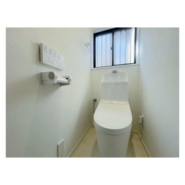 「トイレ」新品に交換しております。