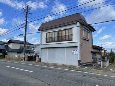 北上市村崎野１６地割中古住宅　外観・車庫付き店舗スペース付きです！