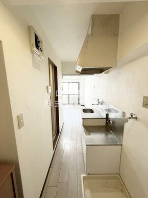 玄関には下駄箱があるのでスッキリとした空間を保てます