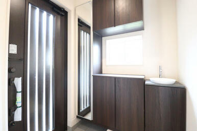 【2号棟】玄関・シューズボックス・手洗い器