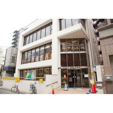 新宿区立鶴巻図書館