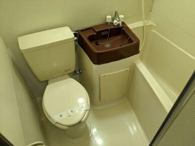 バストイレ同室！