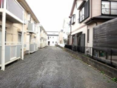 東側通路