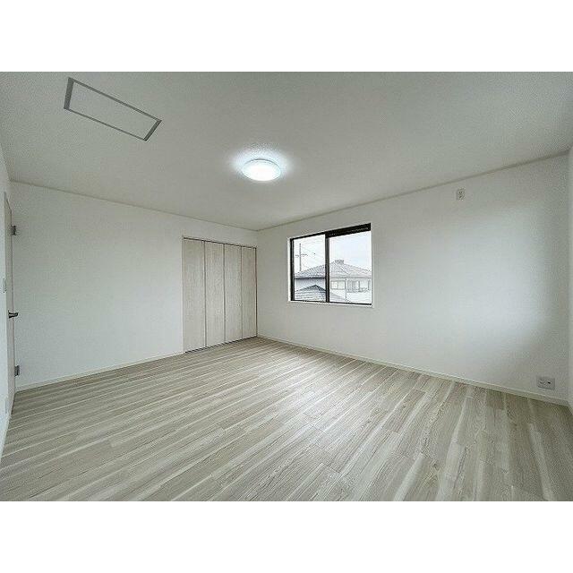 「２階南東洋室」全部屋にエアコン設置可能な物件です。