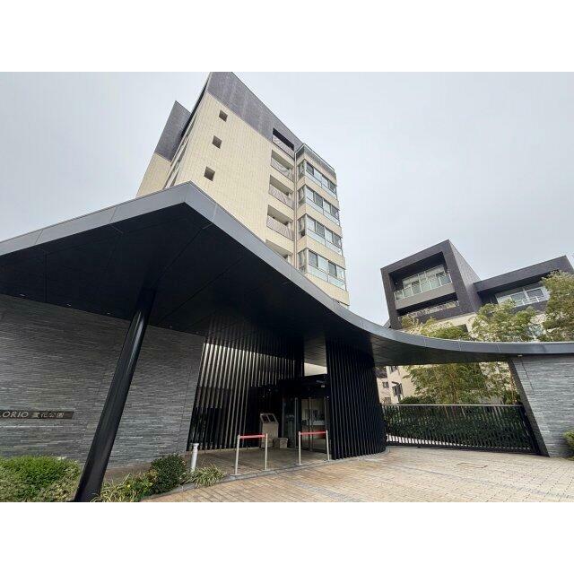 総世帯数363世帯のビッグコミュニティ。外周のフェンスには、セコムセンサーを設置。ダブルオートロックな