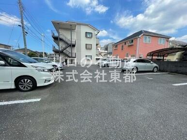 敷地内駐車場あり☆駐車できます♪（※有料・要確認）